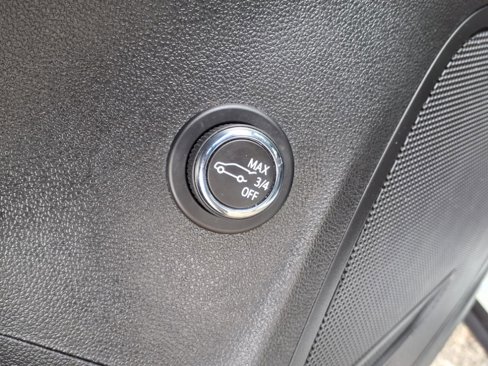 Certified 2023 Buick Envision Preferred w/ Sport Touring Package image 12