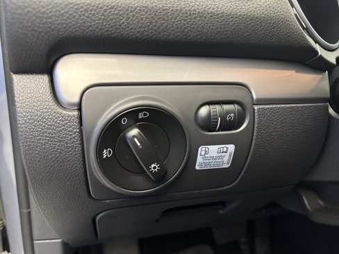 Used 2013 Volkswagen Golf TDI image 14