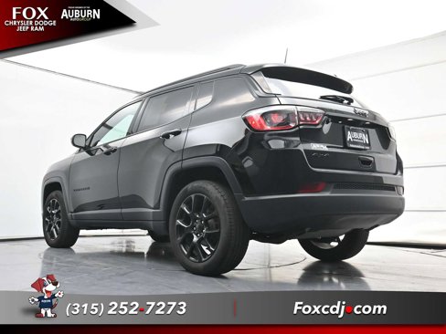 Used 2023 Jeep Compass Latitude w/ Convenience Group image 19