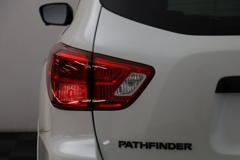 Used 2018 Nissan Pathfinder SL w/ Midnight Edition Package image 28