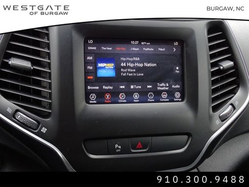Used 2019 Jeep Cherokee Latitude Plus w/ Comfort/Convenience Group image 24