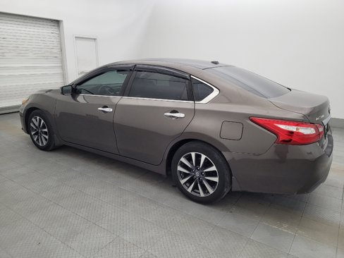 Used 2016 Nissan Altima 2.5 SV image 3