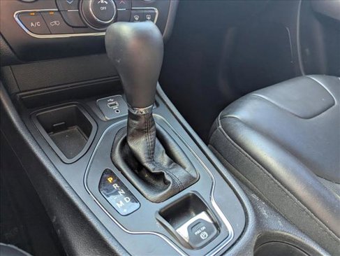 Used 2019 Jeep Cherokee Latitude Plus image 14
