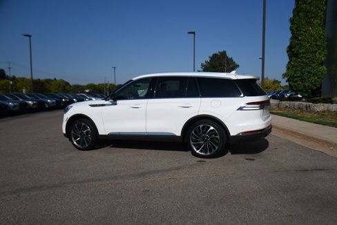 Used 2020 Lincoln Aviator Reserve w/ Equipment Group 202A image 3