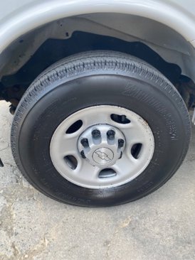 Used 2017 Chevrolet Express 3500 image 25