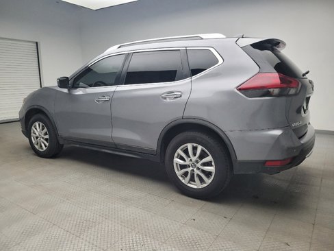 Used 2019 Nissan Rogue SV image 3