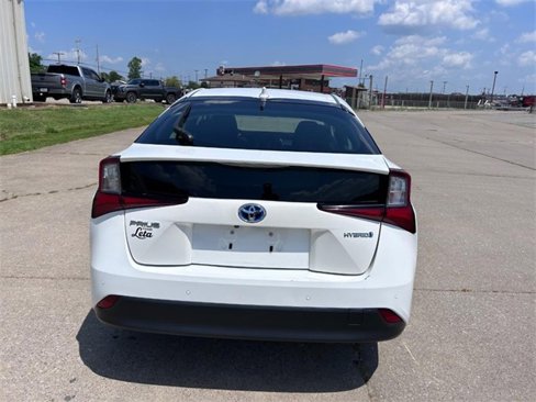 Used 2021 Toyota Prius L Eco image 4