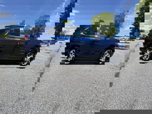 Used 2023 Chevrolet Equinox LT image 30