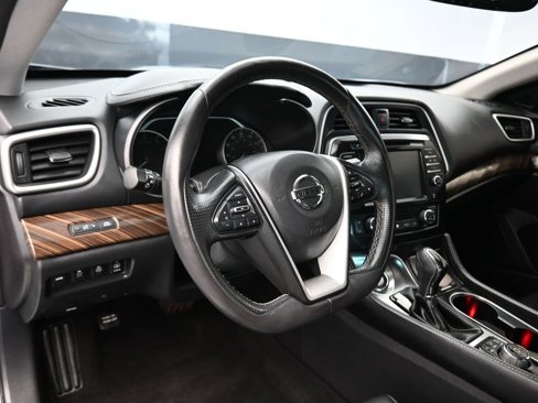 Used 2016 Nissan Maxima Platinum w/ Interior Lighting Package image 13