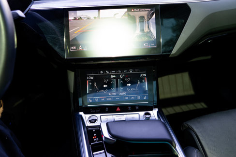 Used 2024 Audi Q8 e-tron Prestige w/ Prestige Package image 29