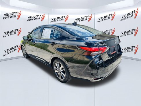 Used 2023 Nissan Versa SV image 5