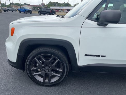 Used 2021 Jeep Renegade Latitude image 10