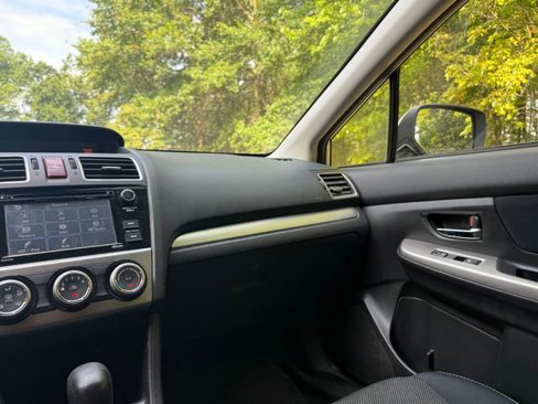 Used 2015 Subaru Crosstrek 2.0i Premium image 10