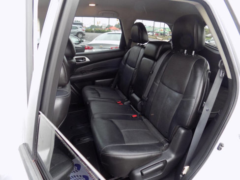 Used 2013 Nissan Pathfinder Platinum image 22