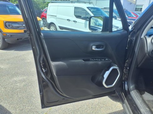 Used 2021 Jeep Renegade Latitude w/ Convenience Group image 10