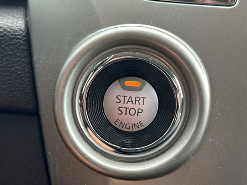 Used 2018 Nissan Titan SV image 21
