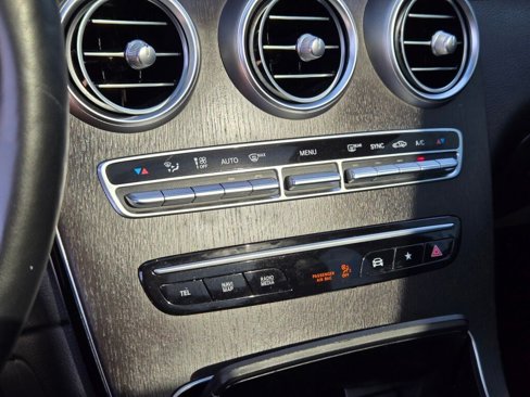 Used 2021 Mercedes-Benz GLC 300 4MATIC image 28