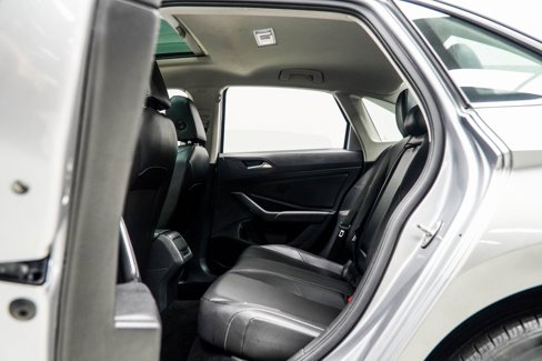 Used 2020 Volkswagen Jetta SE w/ SE Cold Weather Package image 33