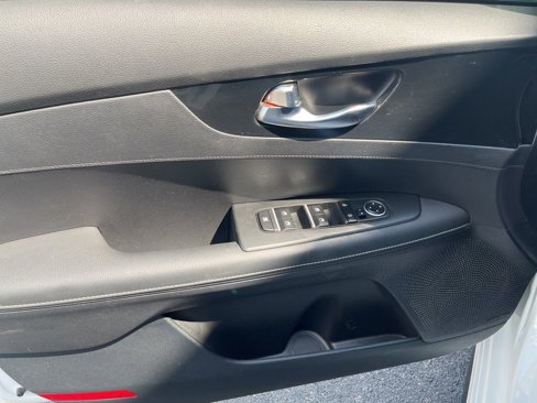 Used 2022 Kia Forte GT-Line w/ GT-Line Premium Package image 12