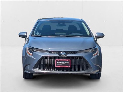 Used 2022 Toyota Corolla LE image 2