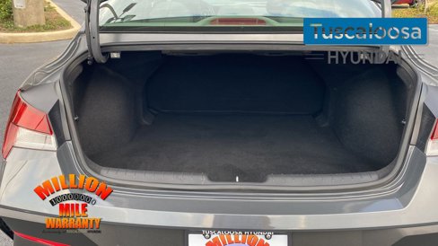Used 2024 Hyundai Elantra SEL image 11