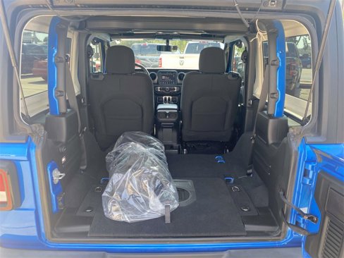 Used 2022 Jeep Wrangler Sport S image 13