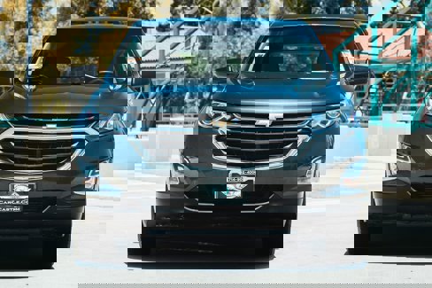 Used 2018 Chevrolet Equinox LS image 2
