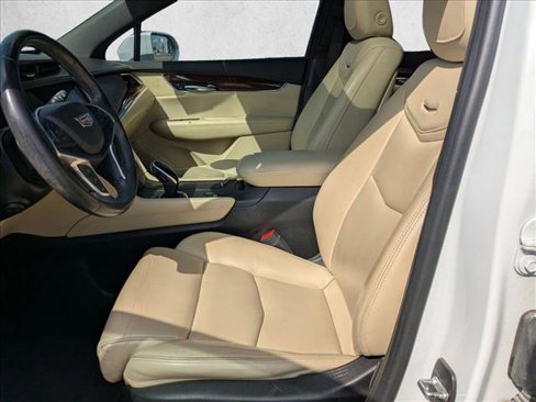 Used 2017 Cadillac XT5 Luxury w/ Driver Awareness Package image 13