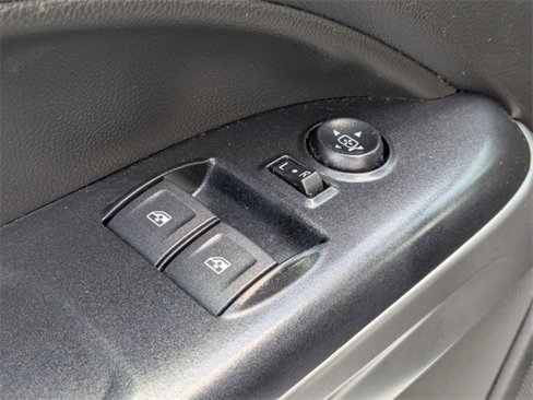 Used 2017 Chevrolet Colorado LT image 13