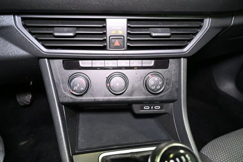 Used 2020 Volkswagen Jetta S w/ Driver Assistance Package image 29