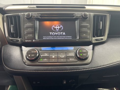 Used 2015 Toyota RAV4 XLE image 19