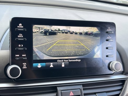 Used 2018 Honda Accord Sport image 4