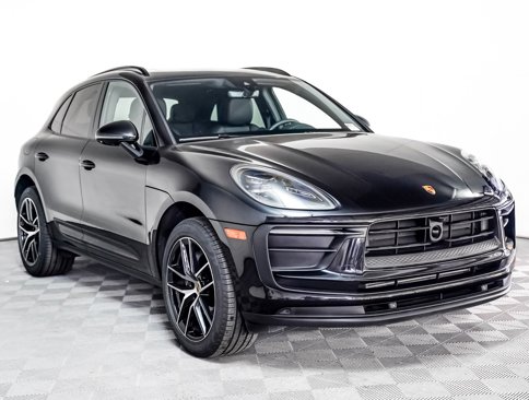 Certified 2023 Porsche Macan image 8