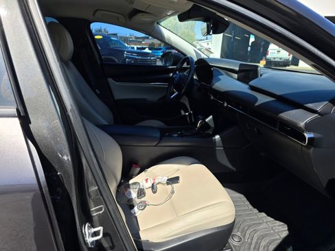 Used 2019 MAZDA MAZDA3 Sedan w/ Preferred Package image 14