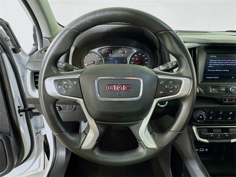 Used 2024 GMC Terrain SLE image 9