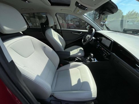 Certified 2023 Kia Niro EX Touring image 15