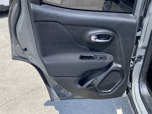 Used 2021 Jeep Renegade Latitude w/ Convenience Group image 33