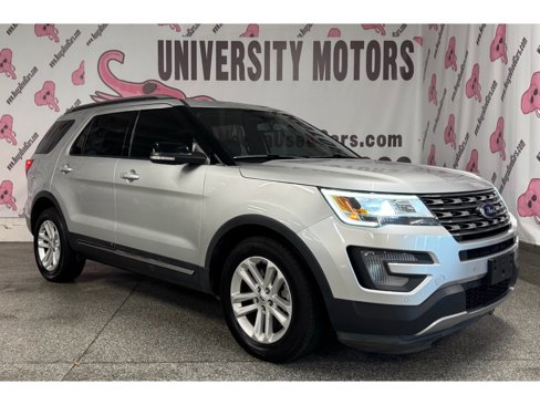Used 2017 Ford Explorer XLT w/ Equipment Group 202A image 3