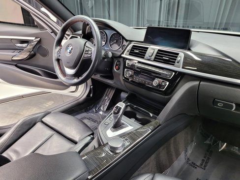 Used 2017 BMW 330i xDrive Sedan image 32