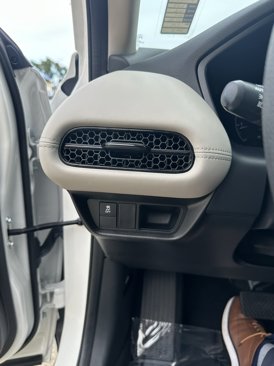Used 2023 Honda HR-V LX image 19