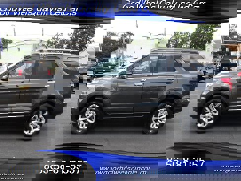 Used 2015 Ford Explorer XLT w/ Equipment Group 202B image 8