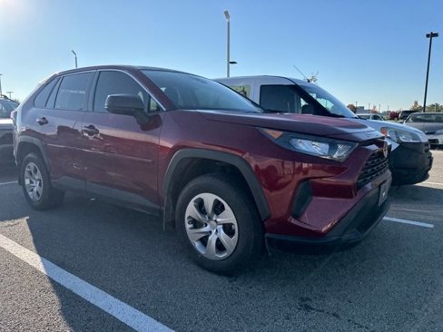 Used 2022 Toyota RAV4 LE image 3