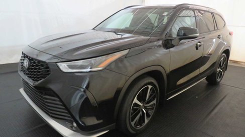 Certified 2022 Toyota Highlander XSE image 6