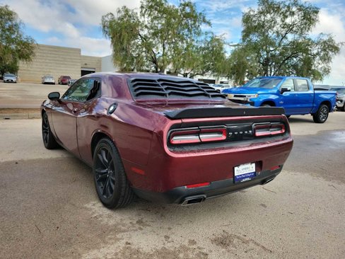 Used 2018 Dodge Challenger SXT w/ Blacktop Package image 4