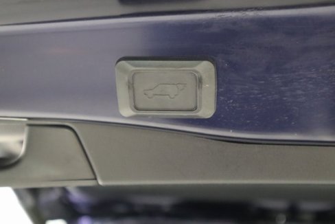 Used 2020 Toyota RAV4 XLE Premium image 16