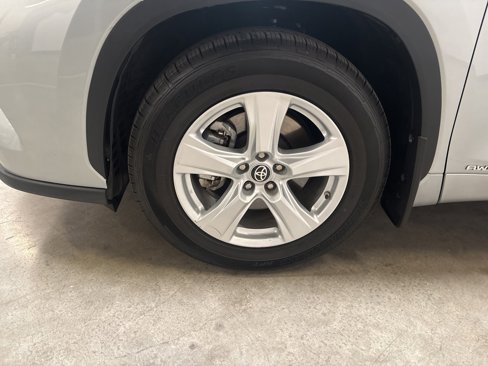 Used 2021 Toyota Highlander LE image 22