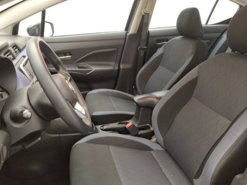 Used 2023 Nissan Versa SV image 17