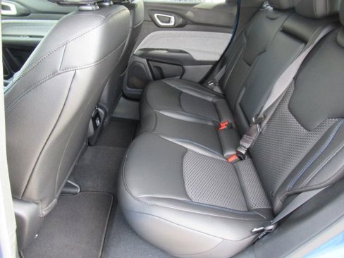 New 2025 Jeep Compass Latitude w/ Mopar Graphics Package image 25