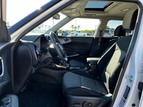 Used 2024 Kia Soul EX image 12