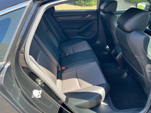 Used 2018 Honda Accord Sport image 16